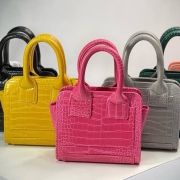 نمونه تولید شده از چرم گاندو